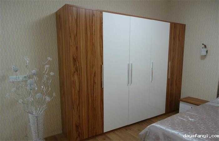 衣柜木饰面效果图 衣柜木饰面效果图